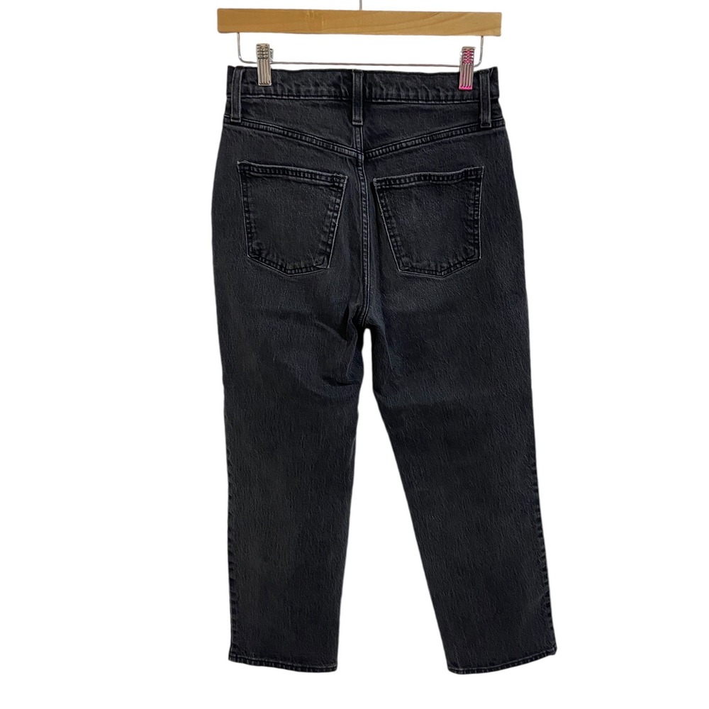 Universal Thread Women's Black Distressed‎ Vintage Straight Leg Jeans Size 2 26R - Picture 2 of 10